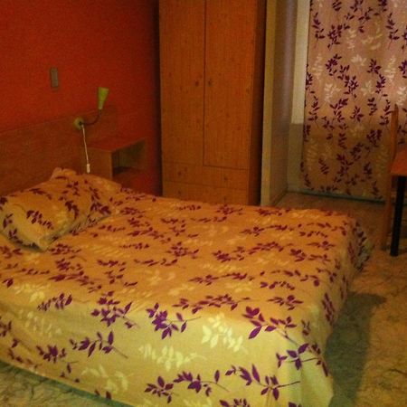 Hostal Neptuno Caces Dış mekan fotoğraf
