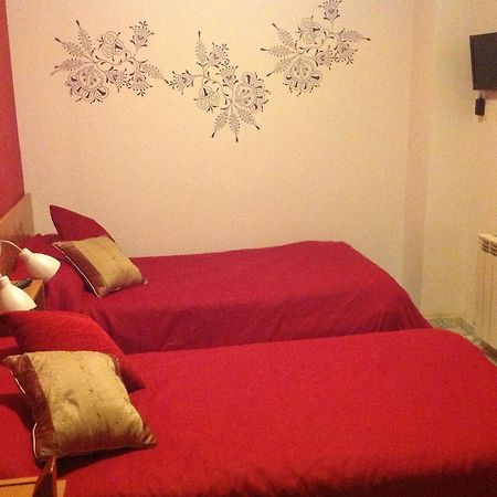 Hostal Neptuno Caces Dış mekan fotoğraf