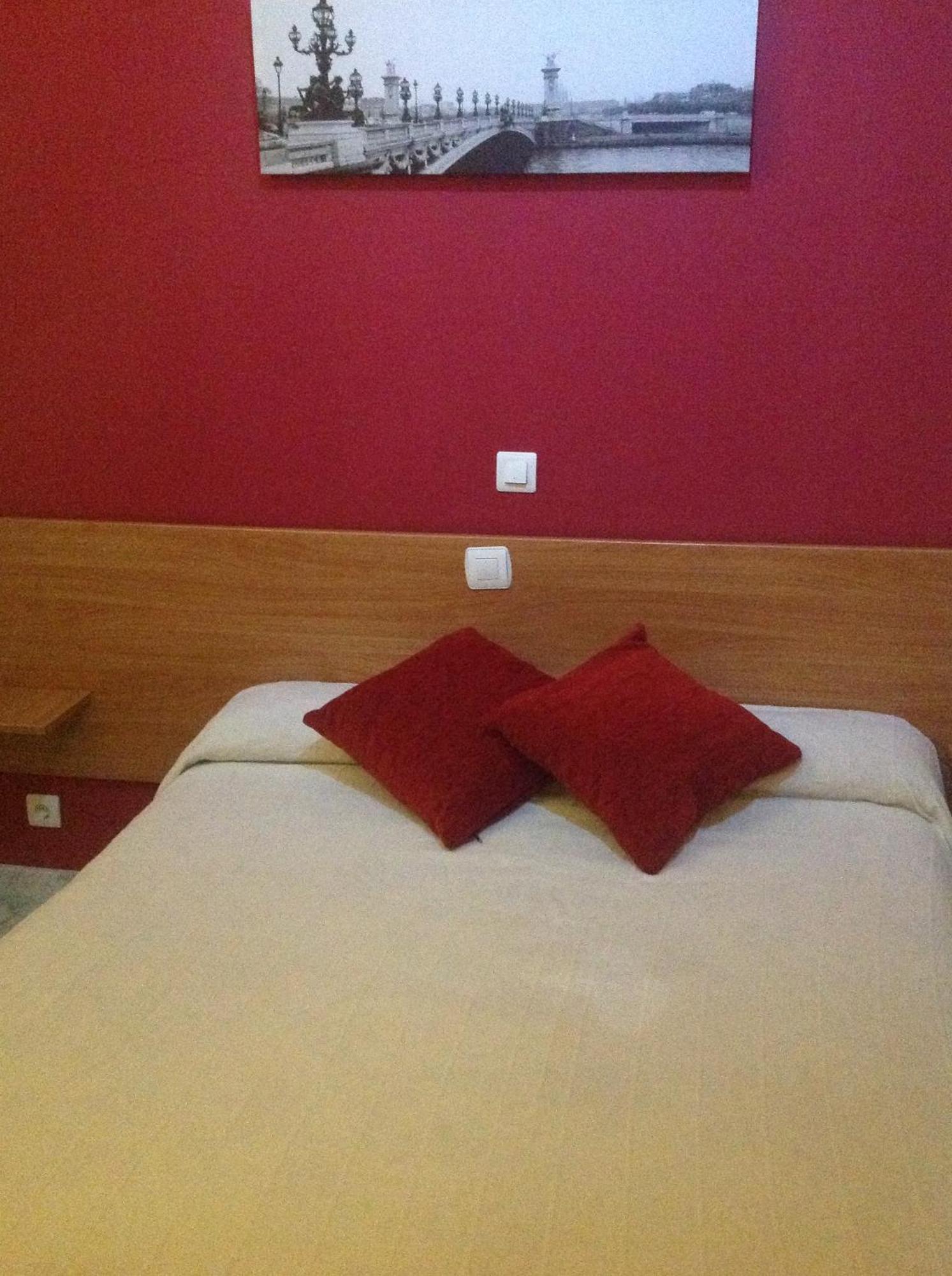 Hostal Neptuno Caces Dış mekan fotoğraf