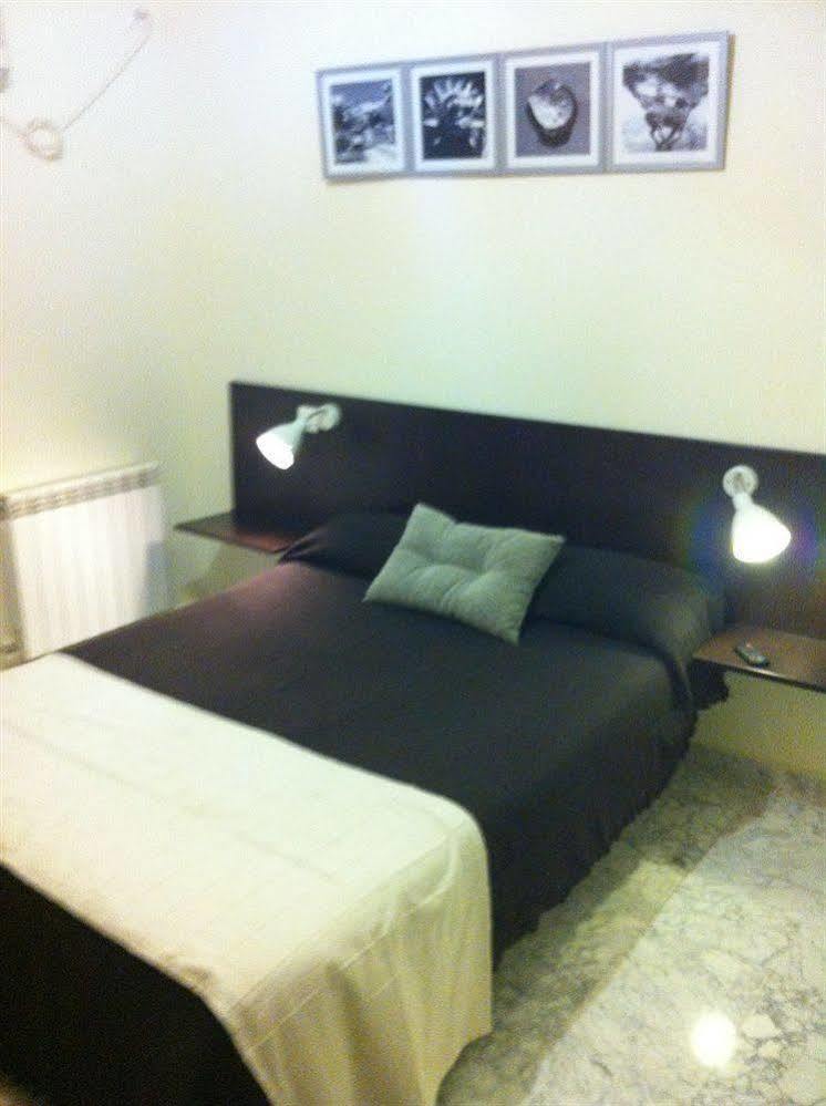 Hostal Neptuno Caces Dış mekan fotoğraf